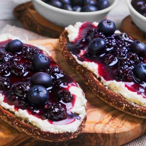 blueberry goat cheese crostini appetizer