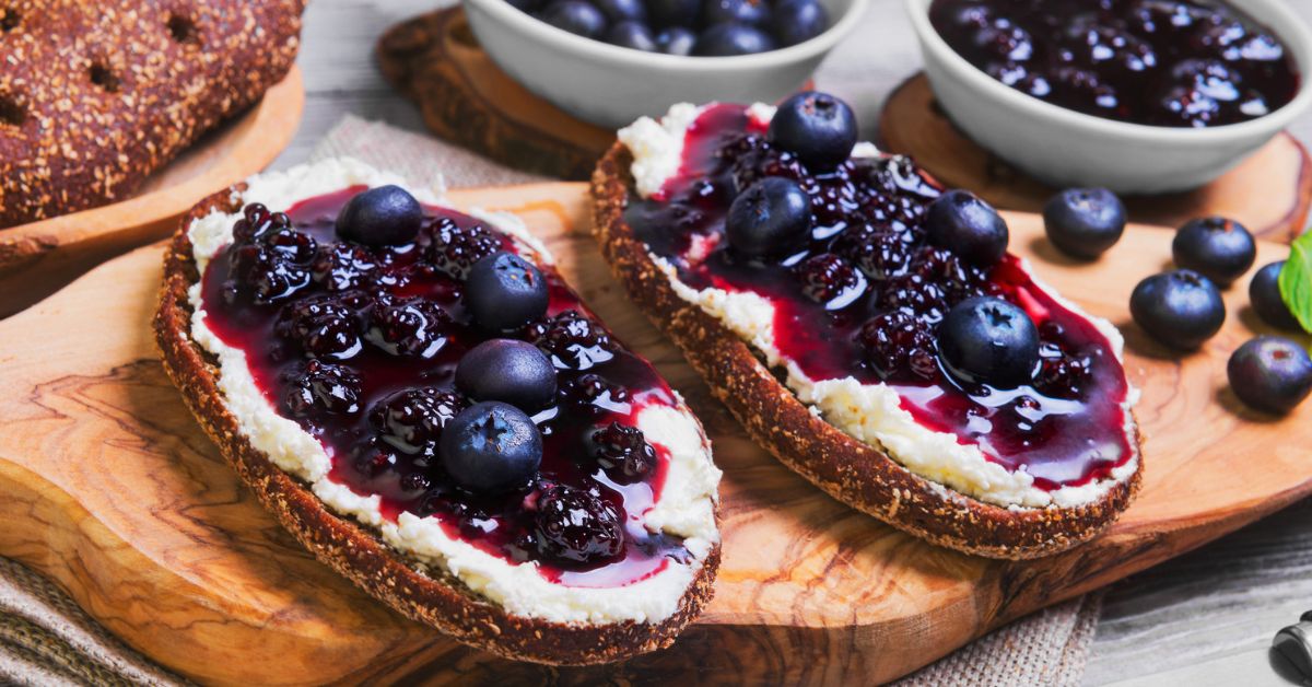 blueberry goat cheese crostini